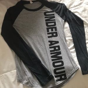 Under Armour top